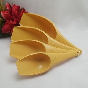 Vintage Foley Harvest Gold Measuring Cup Scoops